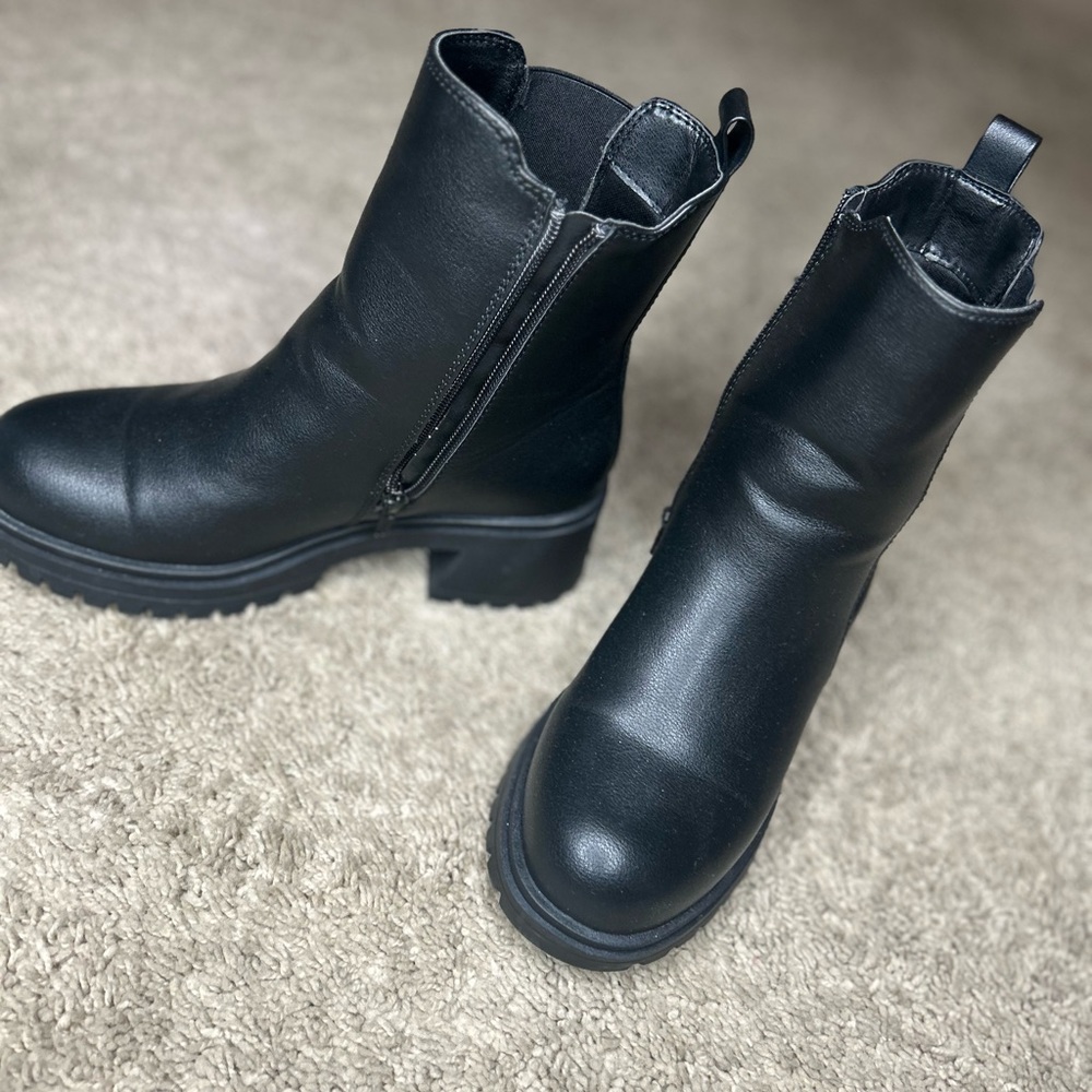 Chelsea boots